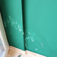 Feuchte Wand - Sachverständiger München